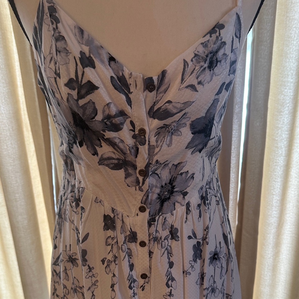 Anama White and Blue Floral Maxi Dress - Picture 6 of 8